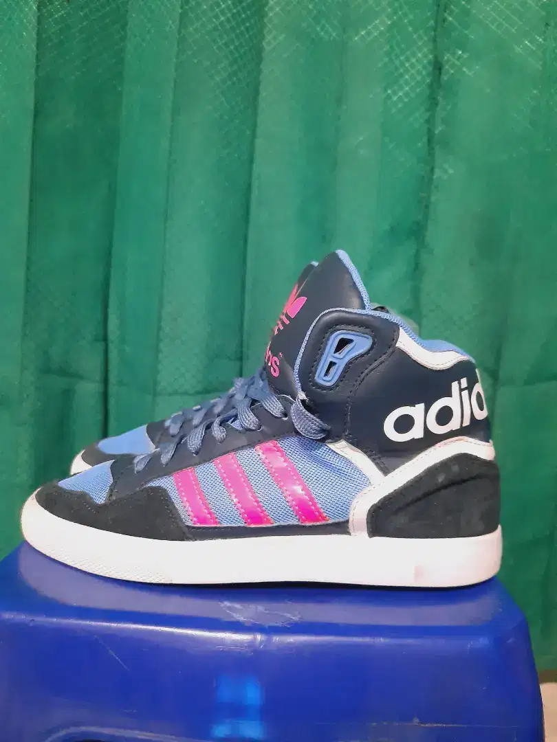 Sepatu Adidas extabal