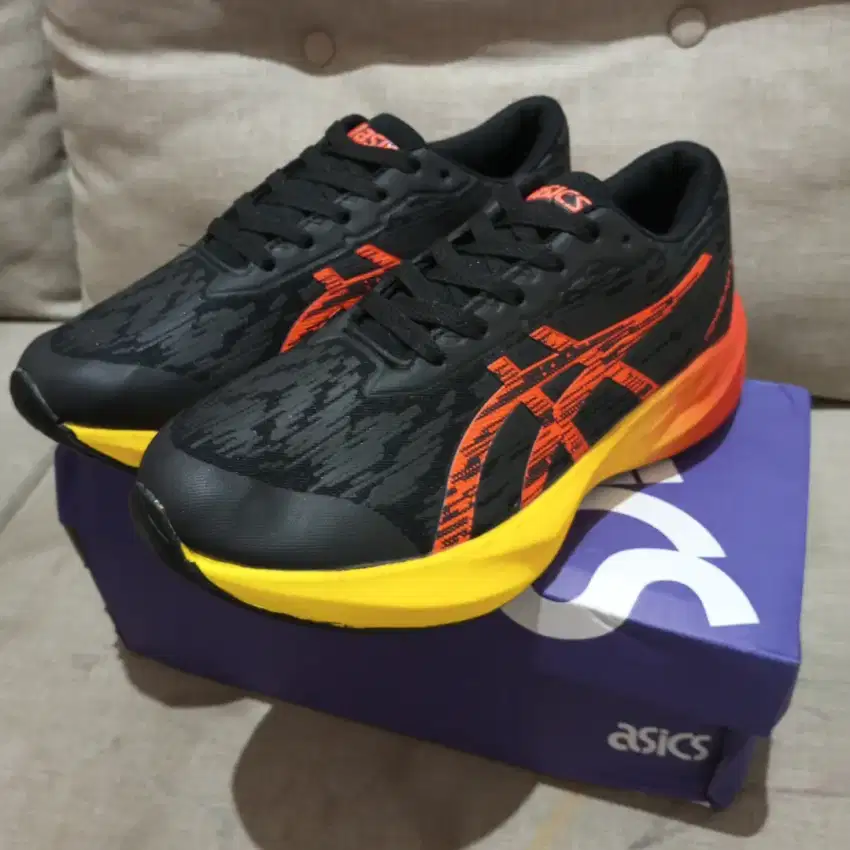 Sepatu running asics new Uk 43