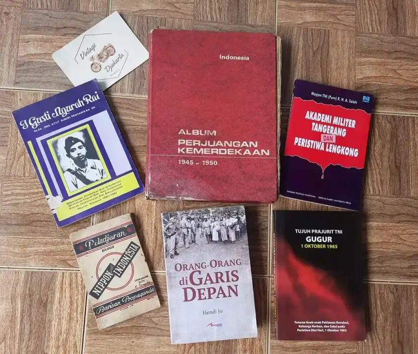 Borongan Buku Sejarah Militer Military Langka Antik Lawas Jadul Jadoel