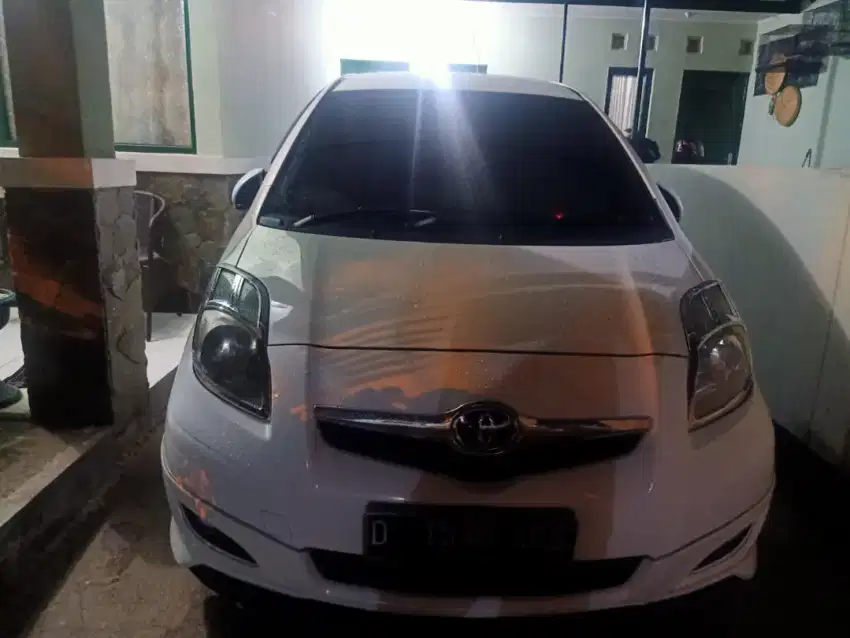 toyota yaris 2011