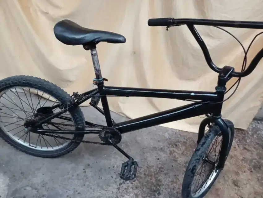 Sepeda BMX 20inch