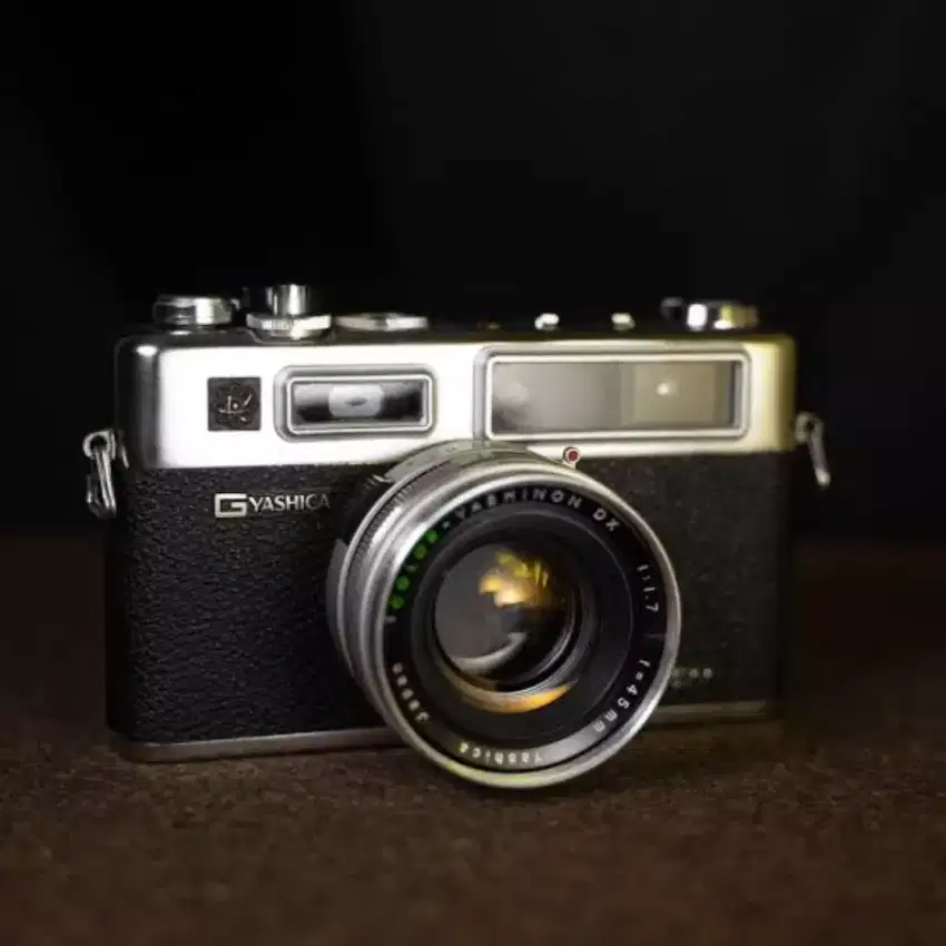 Kamera analog antik merk yashica elektro 35sn