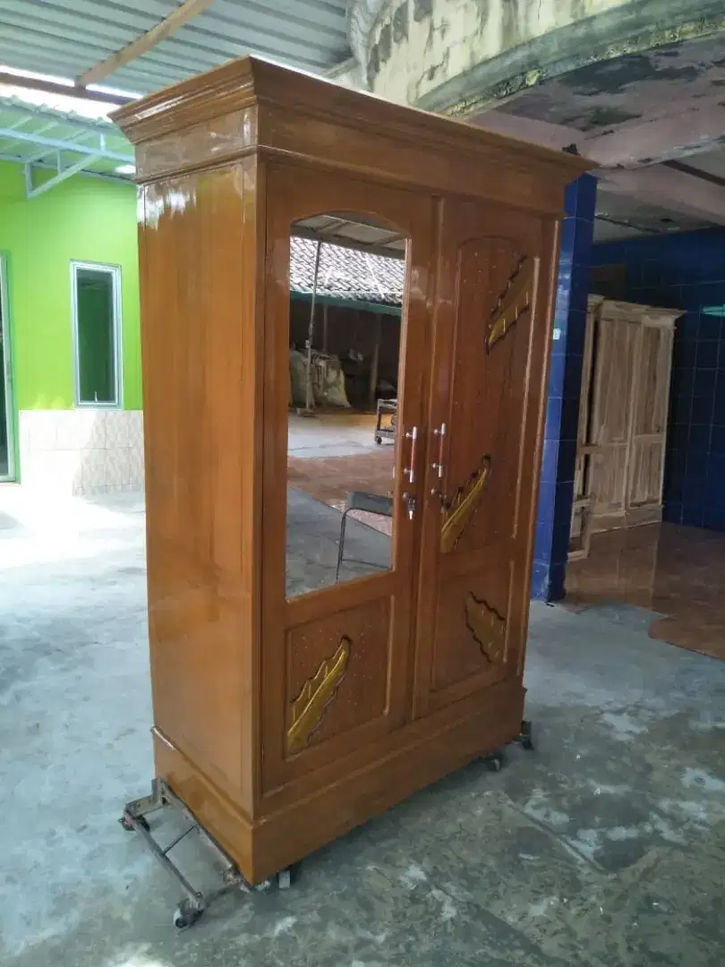 Lemari dua pintu jati