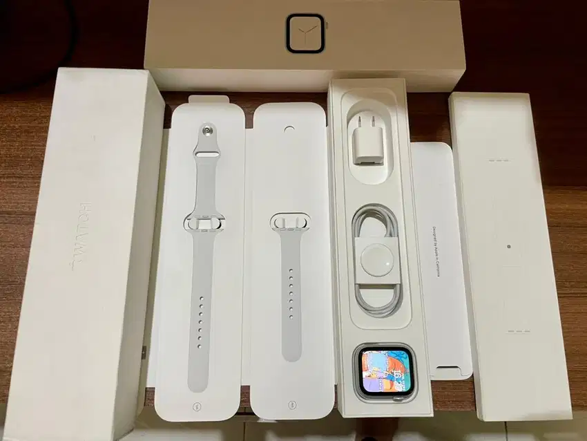 Apple watch series 4 44mm fullset original mulus