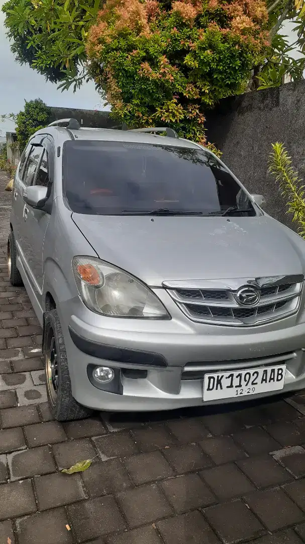 Di jual mobil xenia li 2007