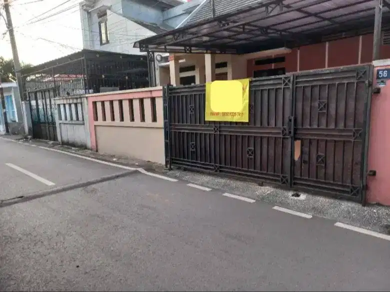 SALE. DiJual Rumah di Pinggir Jalan, Akses 2 Mobil, Bisa untuk Usaha