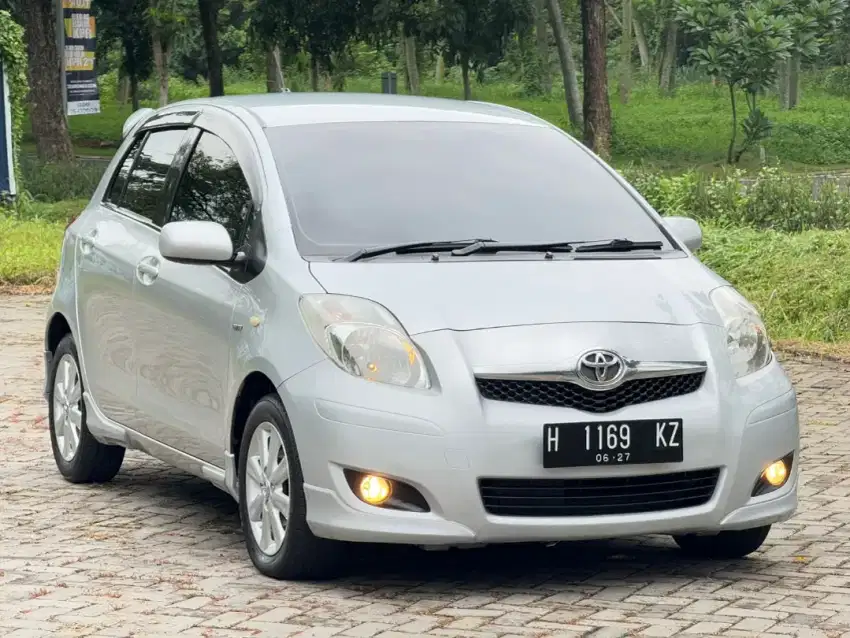 TOYOTA YARIS 1.5 E 2009 MANUAL