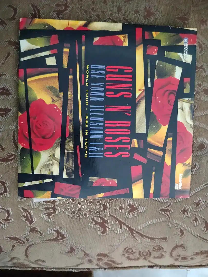 Dijual kaset Laser Disc Gun's n Roses