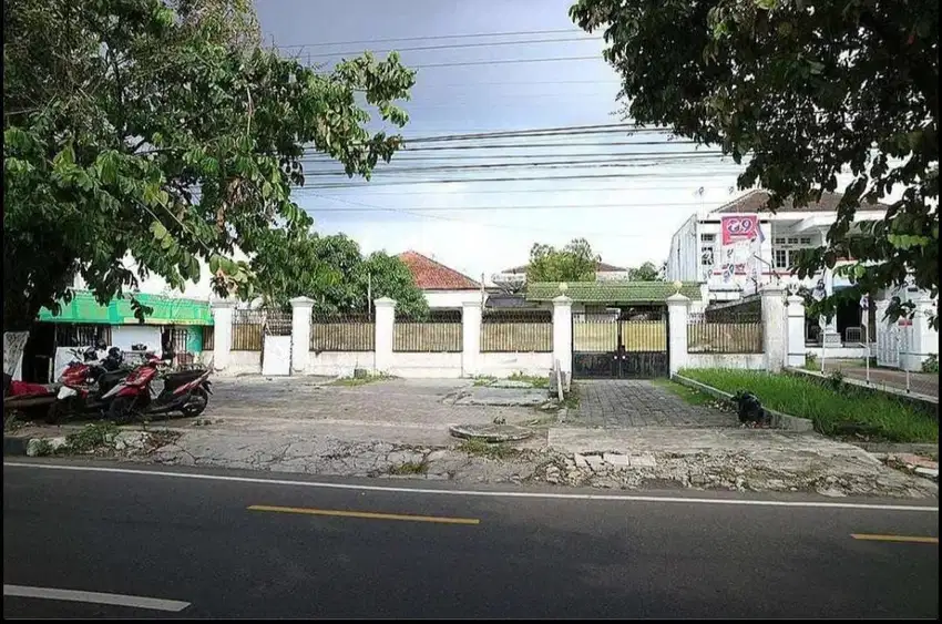 Dijual Rumah Luas, Sangat Strategis Mangku Jalan Timoho, Kota Jogja