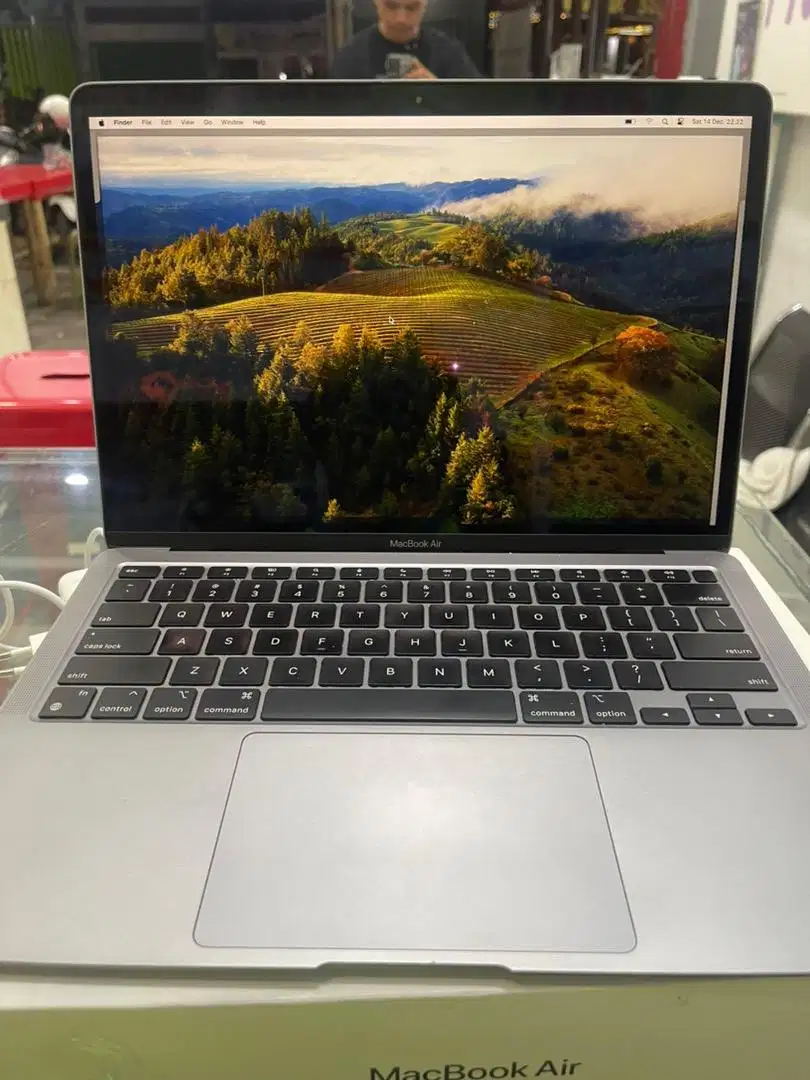 Jual macbook air M1 2020 eks i box