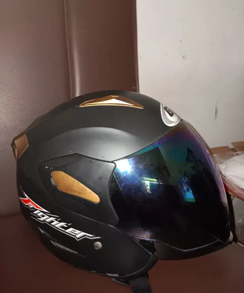 Jual helm GM original, kondisi like new