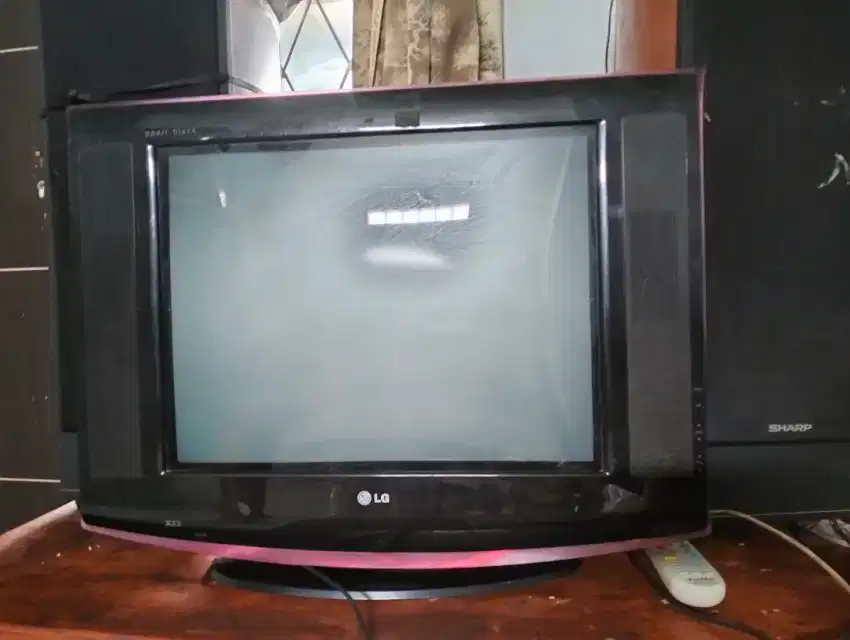 Dijual TV LED Sharp dan TV tabung LG