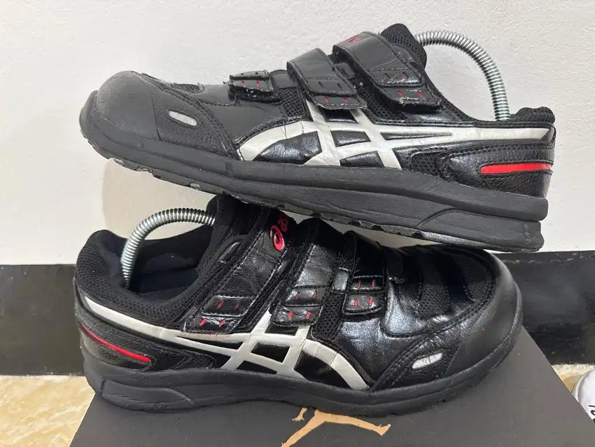 Asics Safety Shoes Winjob CP216