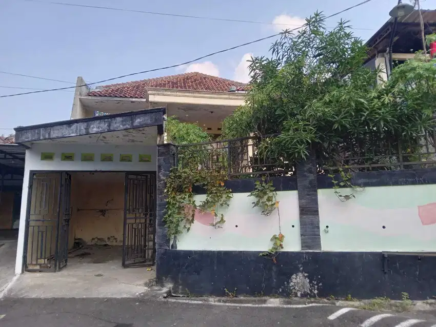 DIJUAL  RUMAH SIAP HUNI DI TENGAH KOTA SEMARANG DEKAT BERBAGAI FASUM