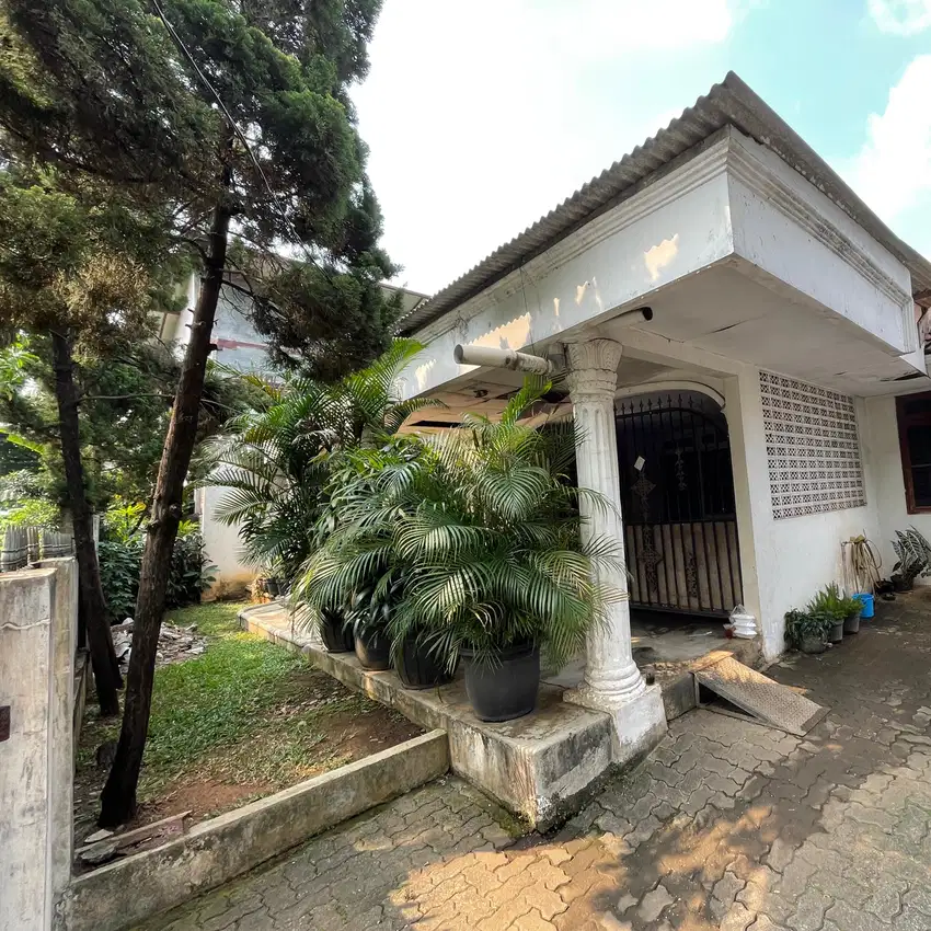 Rumah Di komplek  bumi Bintaro Permai Tangerang selatan