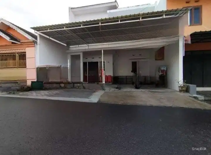 dijual rumah dua lantai kec  junrejo kota batu