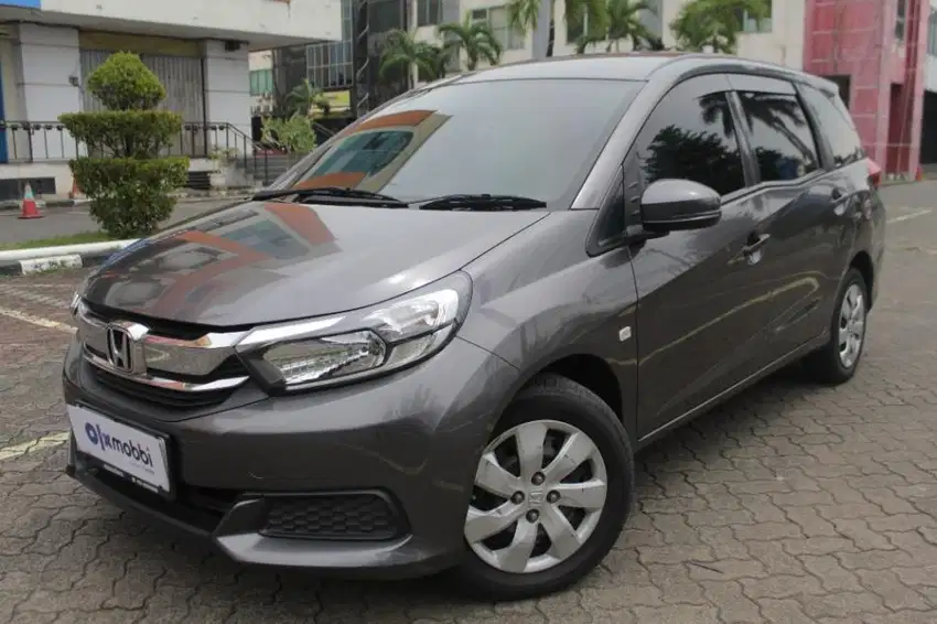 Pajak Panjang - Honda Mobilio 1.5 S Bensin-MT 2018 Abu (ERH)