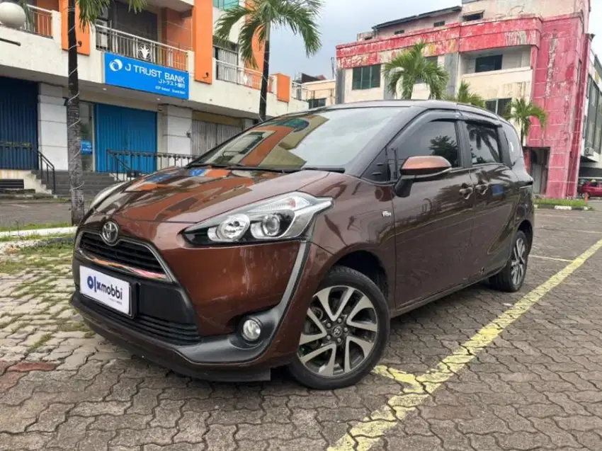 Pajak Panjang - Toyota Sienta 1.5 V Bensin-MT 2016 Coklat (BKT)