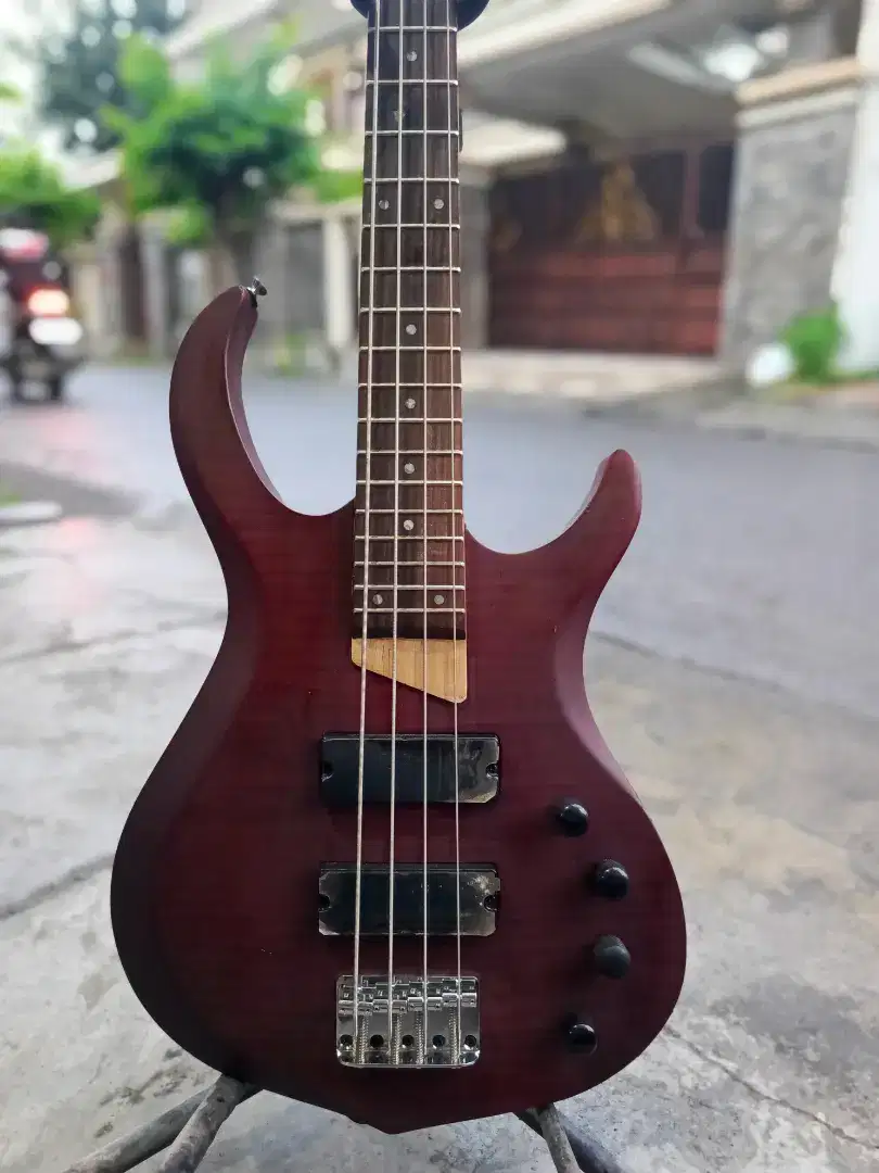 Bass marcus miller senar 4 aktif