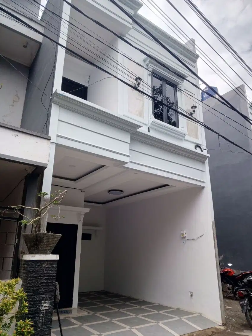 Dijual Rumah Minimalis 2-lantai+Rooftop dalam Cluster Bebas Banjir