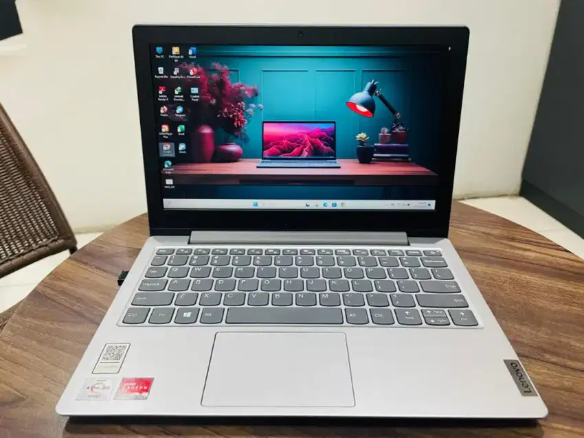 Dijual Cepat Notebook Lenovo Slim dan Ringan