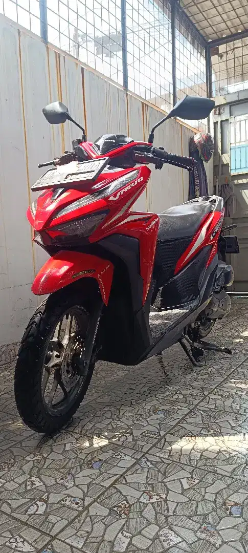 # Honda Vario 125 tahun 2018 warna merah