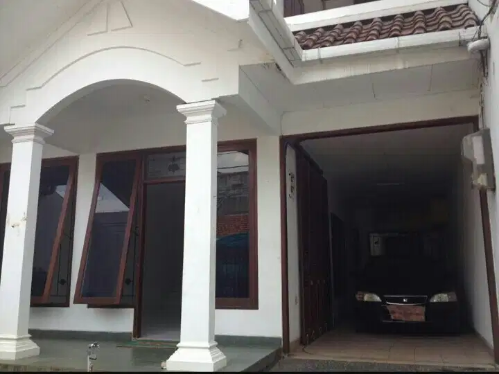 Rumah dekat Radio dalam Lt. 148 m /Lb.180 m2, 2 Lantai , 3,5 M