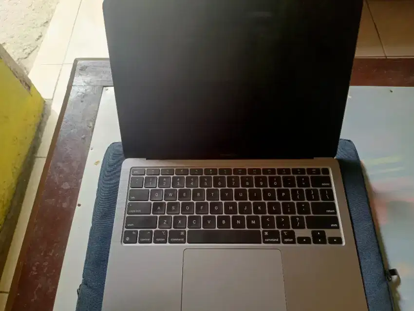 Macbook Air M1 8/256GB Like New