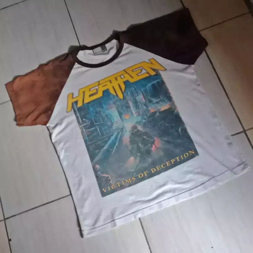 VINTAGE HEATHEN TOUR RESIZE M KOLEKSI KAOS TSHIRT