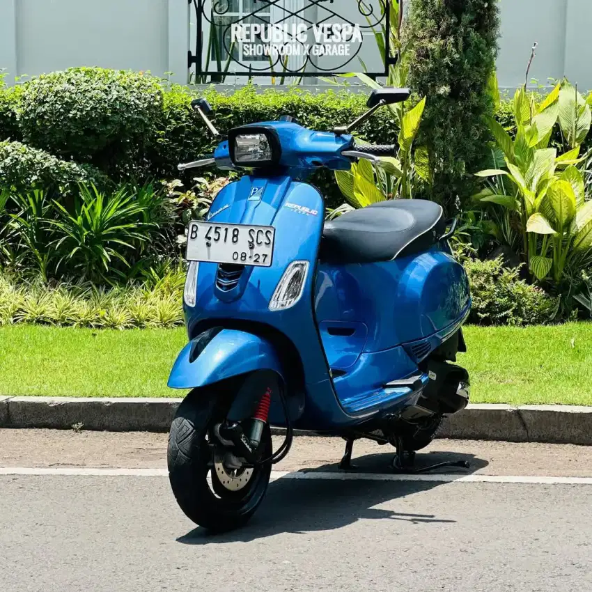 Vespa S IGET 125 3V th 2017 warna Biru Doff