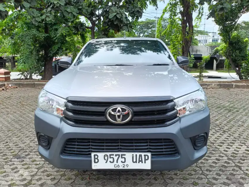 Toyota Hilux 2.5 Diesel Single Cabin 4×2 MT