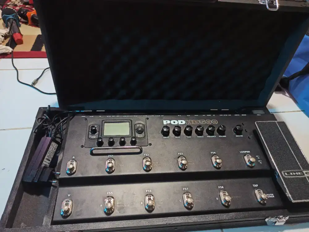 Efek Gitar POD line 6 HD 500 + Hardcase