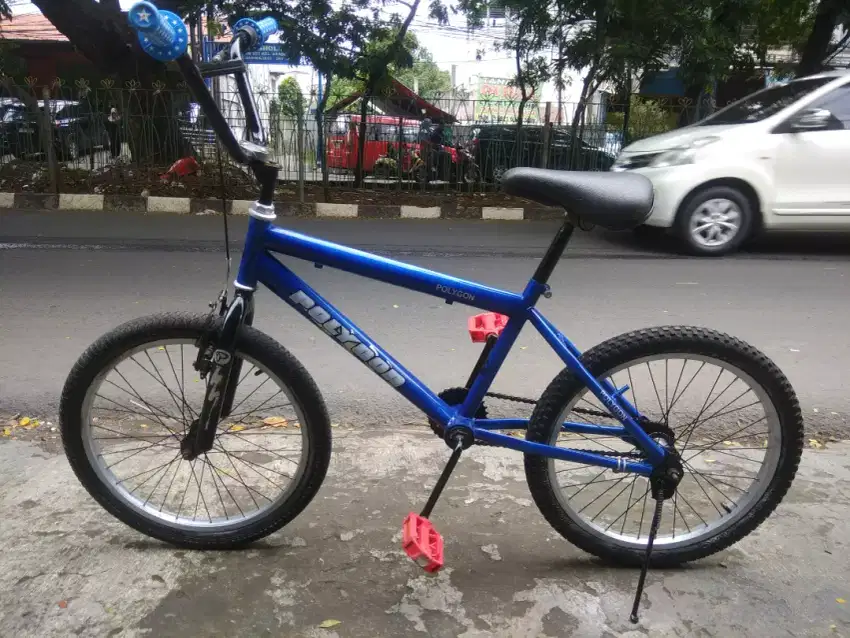 Sepeda BMX ukuran 20 sudah rem torpedo.