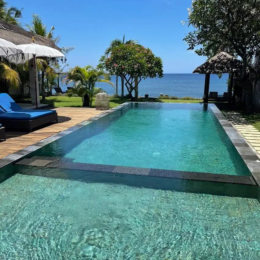 Di jual villa los pantai karangasem bali