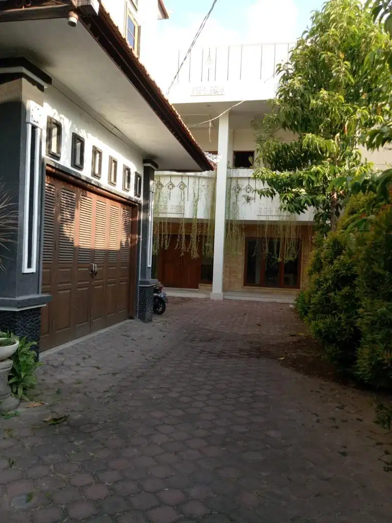 Dijual villa & guesthouse lantai 2 seminyak