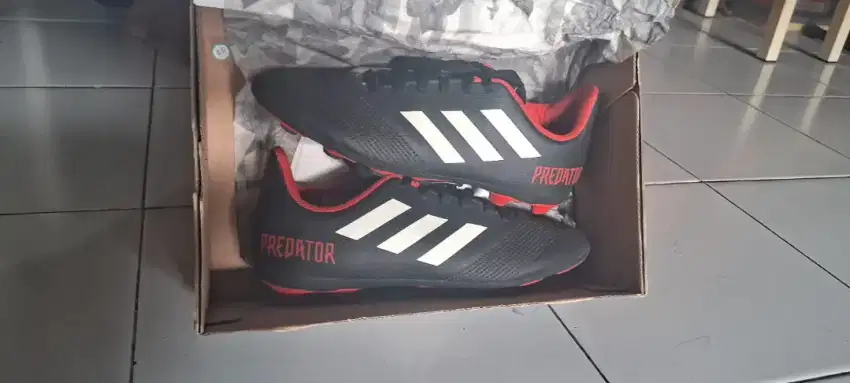 Adidas Predator 18.4 FxG J, size 36