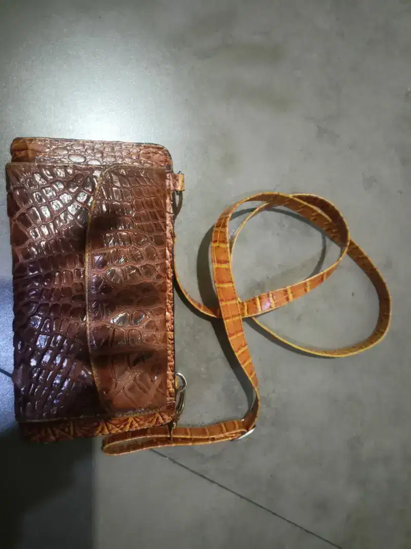 Dijual tas kulit buaya asli wanita