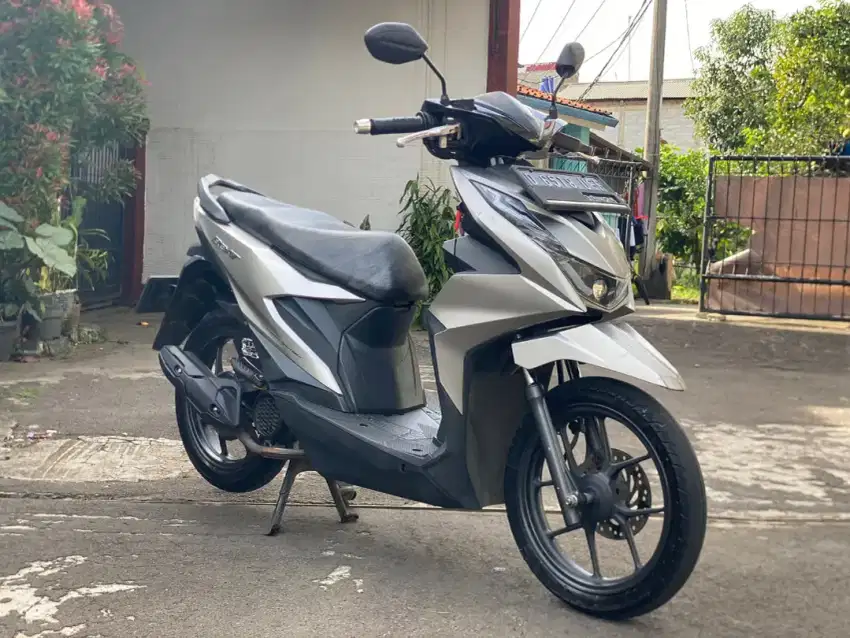 Honda beat deluxe 2020 ss kumplit km low 25rb istimewa