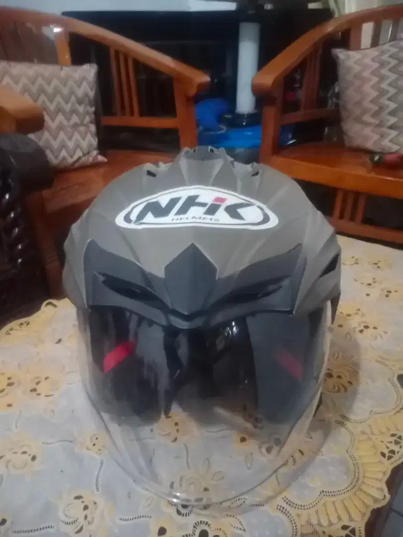 Helm NHK Predator