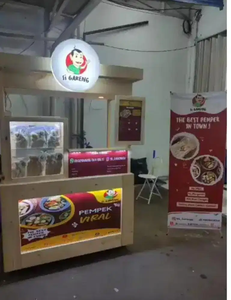 Dijual Gerobak Dagang UMKM terbuat dari kayu jati dan roda siap pakai!