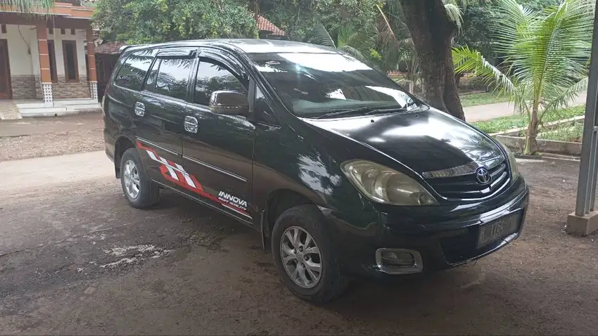 Di Jual kijang Inova G tahun 2011 Bensin