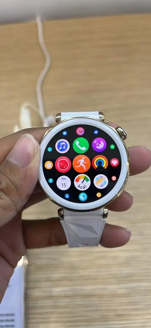 Huawei Watch GT5 Pro 42.mm white ceramic jannah