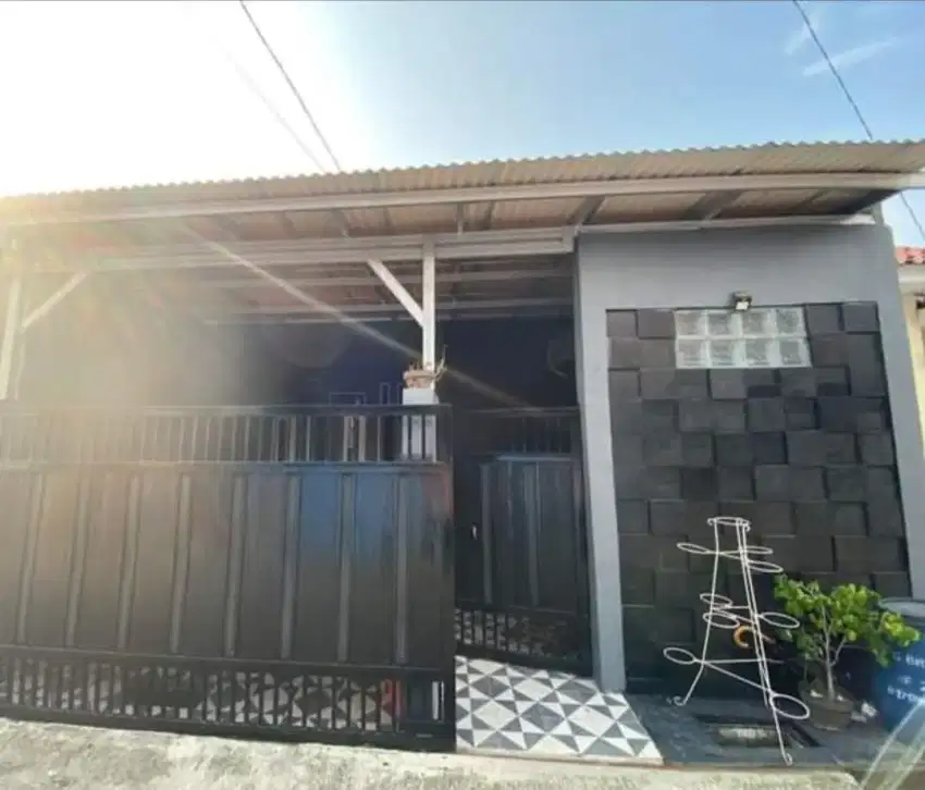 Dijual cepat cash/ Over Kredit Rumah Full Renovasi dekat Kampus Unsika