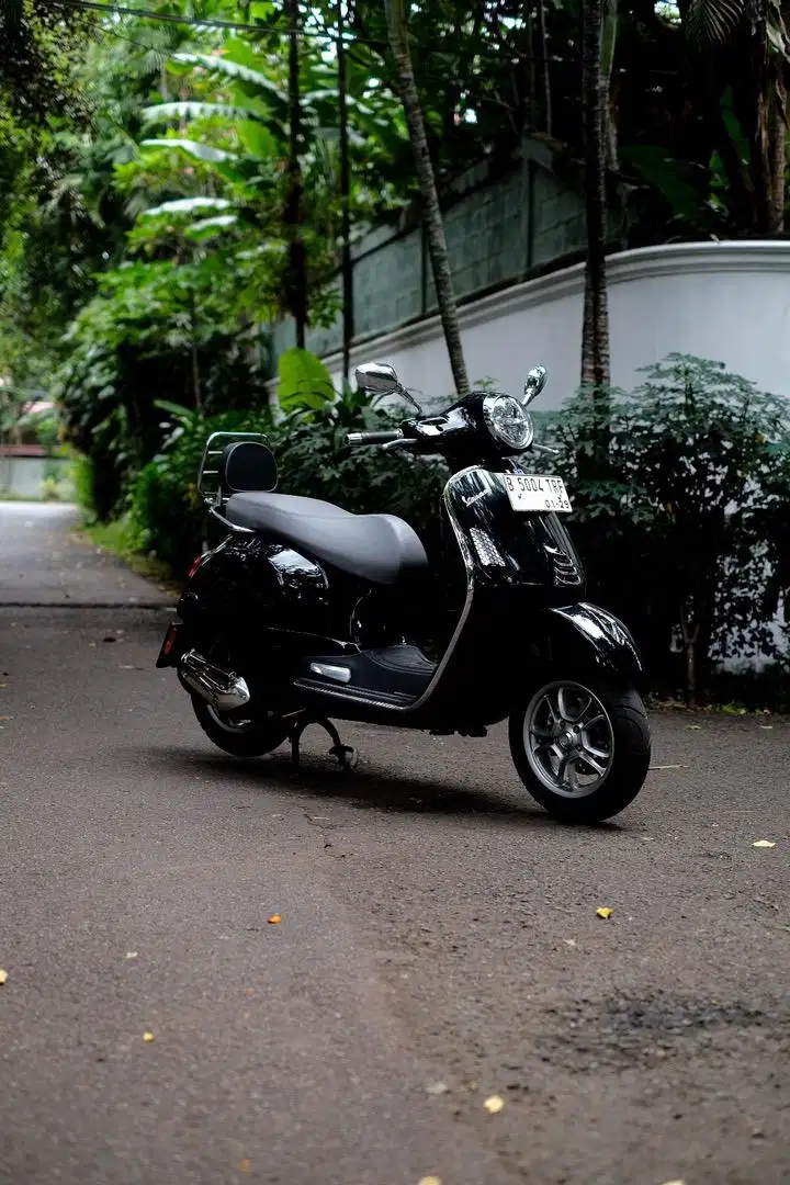 Dijual Vespa GTS 150 4vie Facelift Keyless