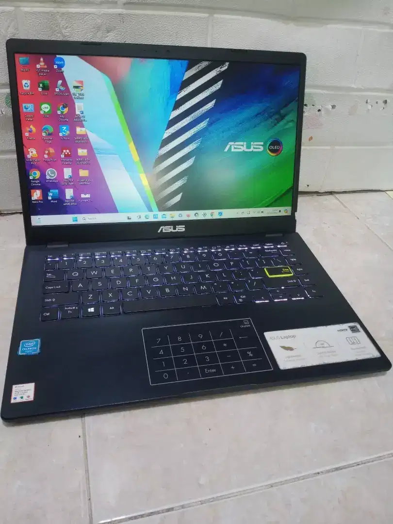 Laptop Asus VivoBook E410mab KeyBACKLIT CeleronN4020 Mulus 4/SSD 512gb