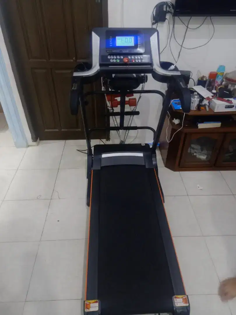 Alat Fitness Treadmill Elektrik 3 Fungsi CH28 bisa BB 110 kg