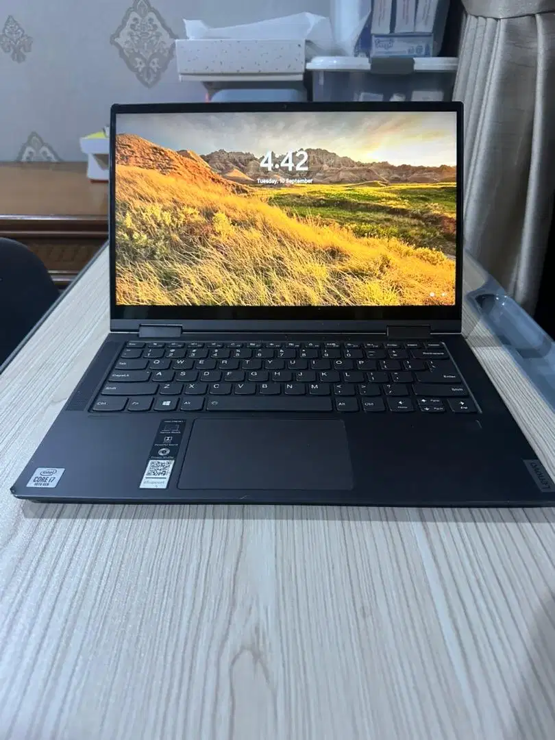 Dijual Laptop Lenovo yoga book slim i7