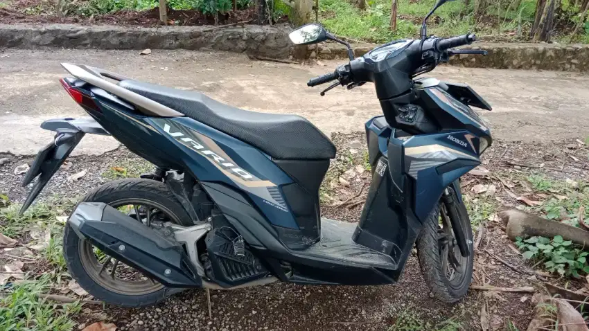 Vario 2023 125cc cbs iss warna biru