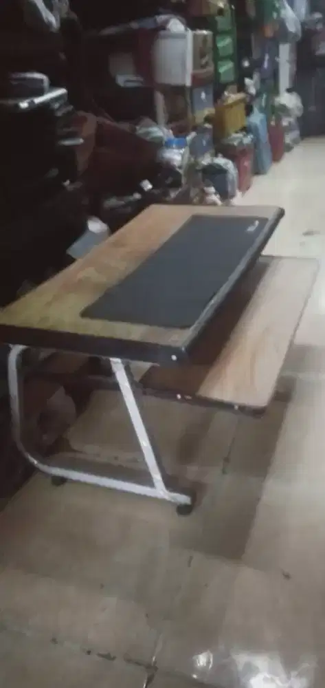 Meja besi serba guna dan berkualitas kond bgs mls mgkn ada yg tertarik