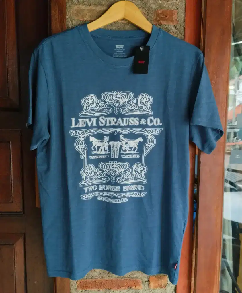 TSHIRT LEVIS RELAXED SIZE S-M NEW ORIGINAL